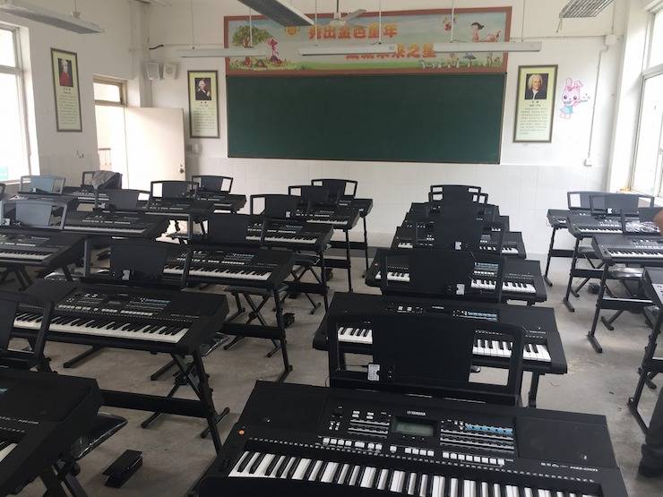 德扑之星乐器爱心捐赠行动在四川金堂县举办 ——与音乐牵手 随幸福成长