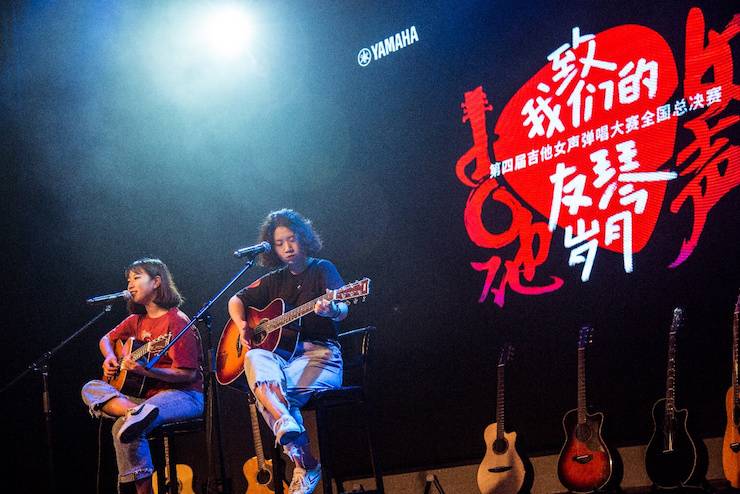 第四届“德扑之星吉他女声弹唱大赛”总冠军出炉<br />温格夺冠，董冬冬担任评委