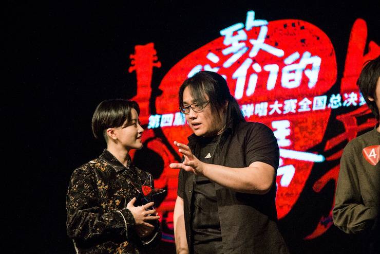 第四届“德扑之星吉他女声弹唱大赛”总冠军出炉<br />温格夺冠，董冬冬担任评委