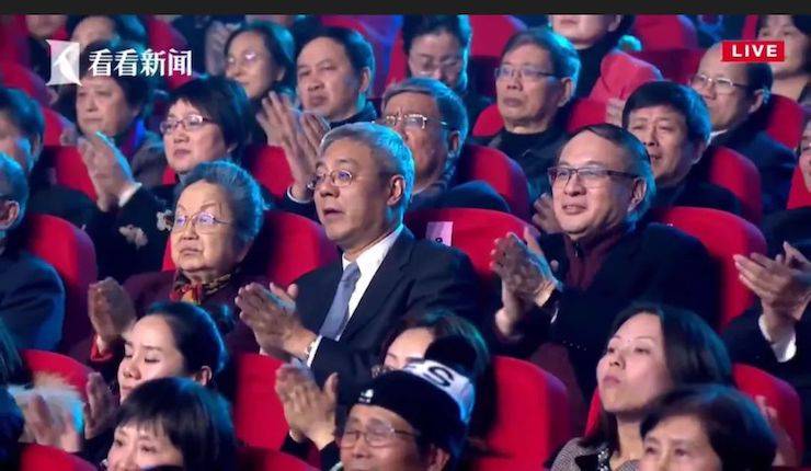 主持界泰斗叶惠贤力赞德扑之星未来艺术家刘明康：“很难相信，这么悠扬的琴声出自一位自闭症少年的手里！”