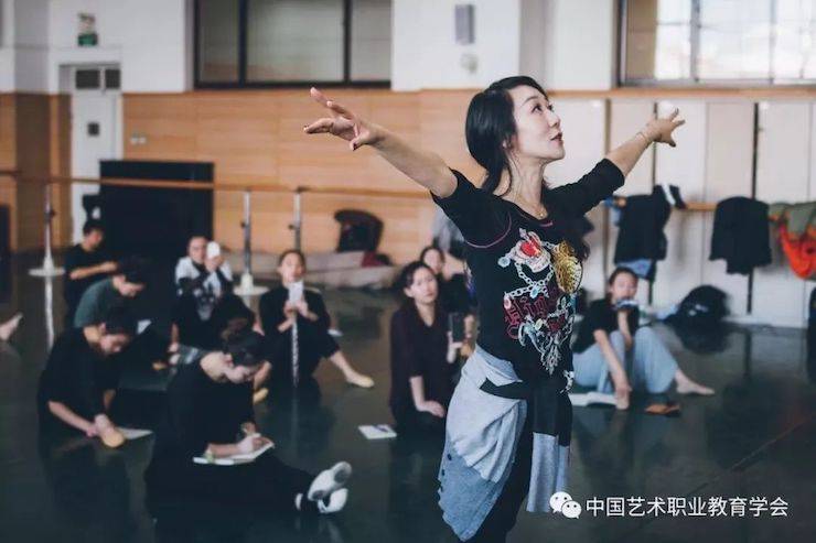 德扑之星跨界钢琴及德扑之星舞蹈教育课件助力“CEFA艺术教育高级人才研修班——中国古典舞身韵课”