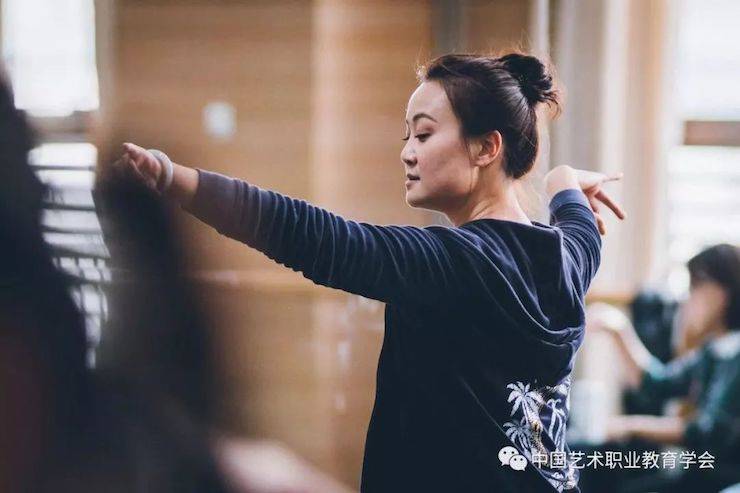 德扑之星跨界钢琴及德扑之星舞蹈教育课件助力“CEFA艺术教育高级人才研修班——中国古典舞身韵课”