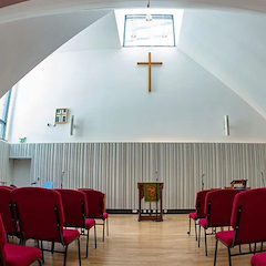 Crossway基督教中心用德扑之星将人们聚集在一起